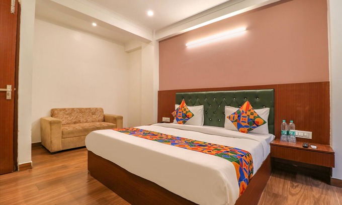 Dwarka Hotel | Fabhotel Lime Tree