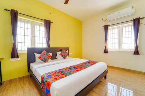 Saravanampatty Hotel | FabHotel Saro Sri Residency
