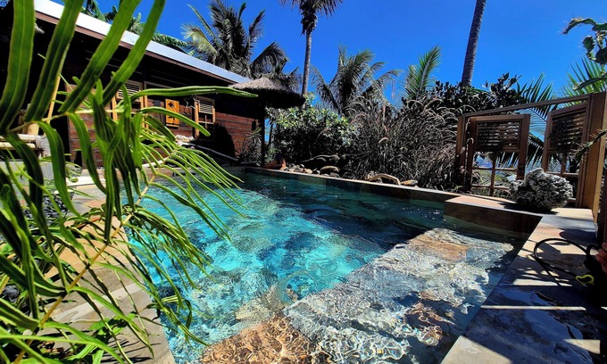 Les Avirons House | Fabuleuse Maison Sur Pilotis Dans les Cocotiers &spa sur Terrain Tropical