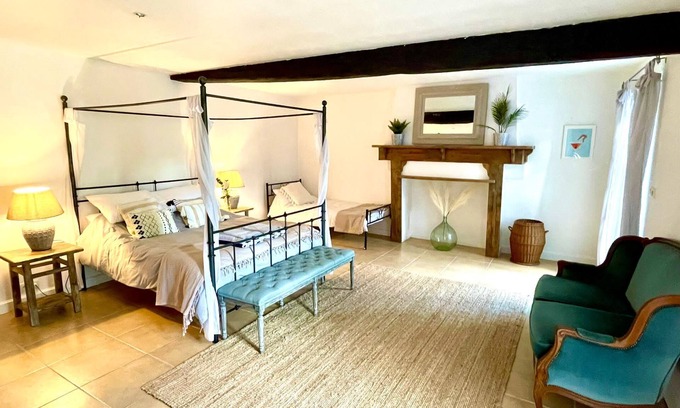 Eymet House | Fabulous 2 bed Gite 2km quiet Walk into Eymet