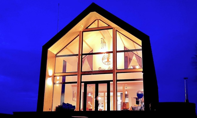 Bran Cottage | Fabulous 5-bedroom Cottage in Bran with WiFi, AC