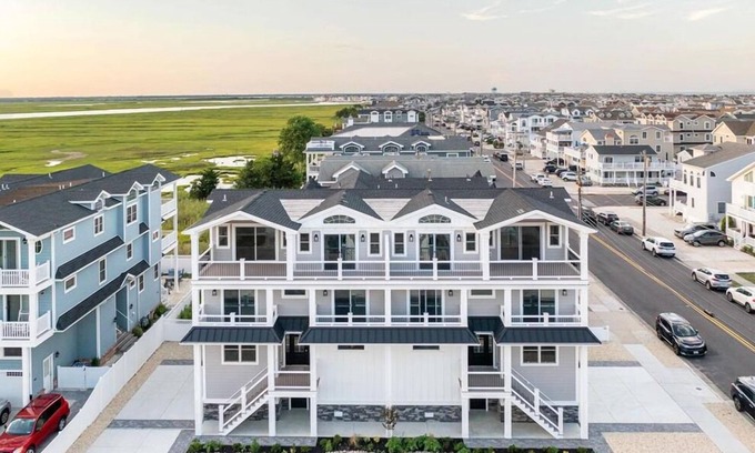 Townsend's Inlet House | Fabulous Bay Views, Southend