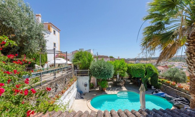 Terena Villa | Fabulous country house with pool set in historical town