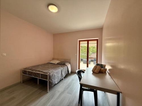 Roanne House | Face à la gare - Chambre 4