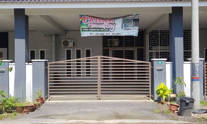 Taiping House | Fahaz Kamunting with family