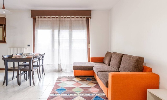 Borgo Roma Apartment | Fair Verona Bright Apartment with Balcony!