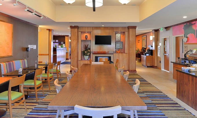 Elk Grove Hotel | Fairfield Inn and Suites by Marriott Sacramento Elk Grove