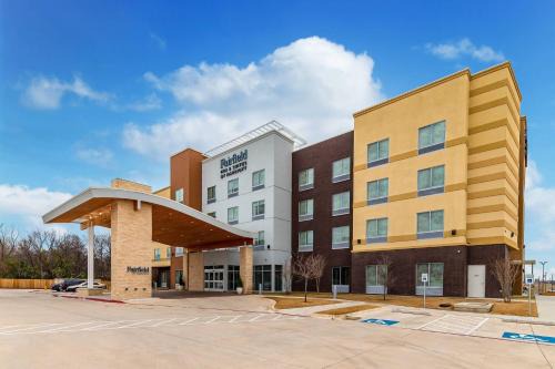 Gainesville Hotel | Fairfield Inn & Suites by Marriott Gainesville I-35