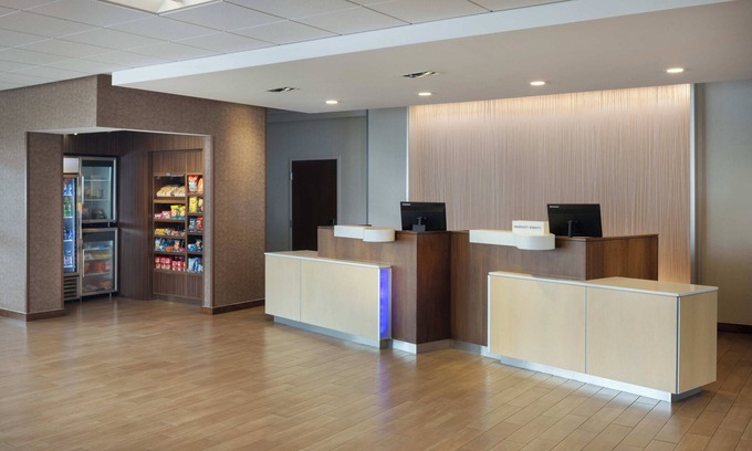 Lincoln Hotel | Fairfield Inn & Suites by Marriott Lincoln Southeast