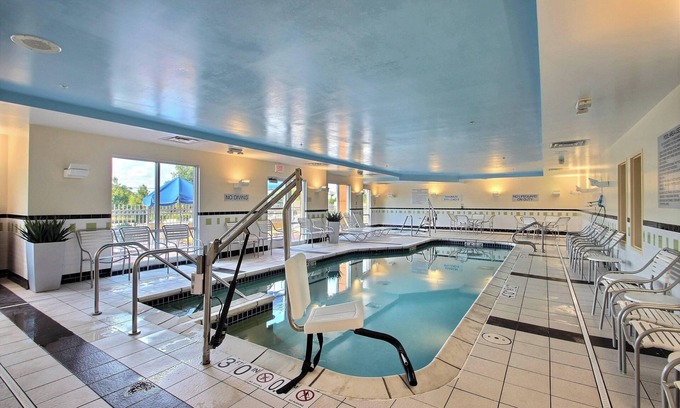 Oak Creek Hotel | Fairfield Inn & Suites by Marriott Milwaukee Airport