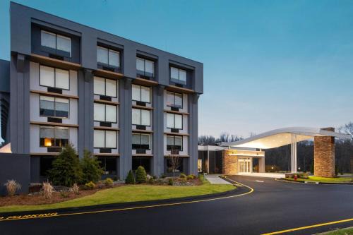 Sherwood Manor Hotel | Fairfield Inn & Suites Springfield Enfield