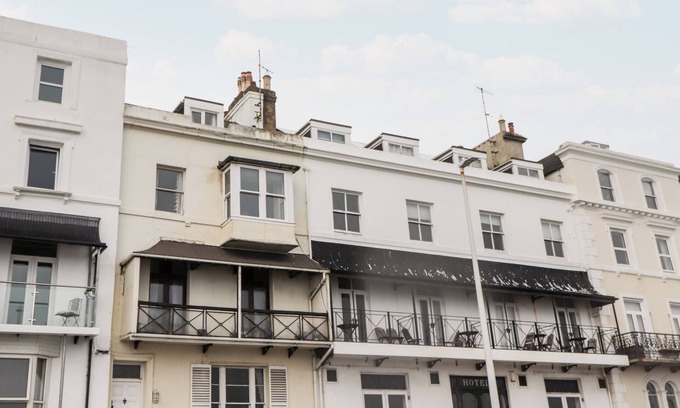 Sandgate Cottage | FAIRLIGHT VIEW, family friendly, country holiday cottage in Sandgate