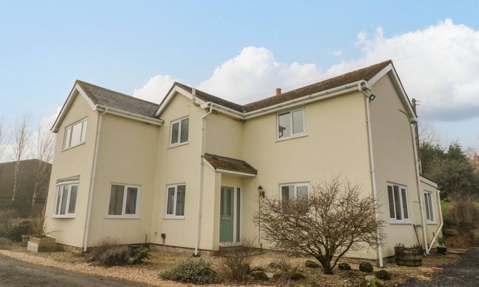 Angelbank Cottage | FAIRVIEW HOUSE, pet friendly, with open fire in Hopton Wafers