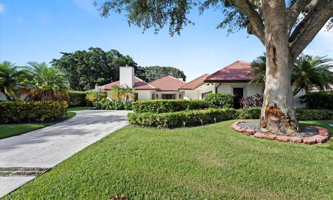 Palm Beach Gardens House | Fairway Escape Pool Games Firepit