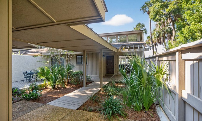 Oceanside Villa | Fairway One 6953- Wonderful 3 BR/3.5 BA Ground Floor Flat with Golf Views