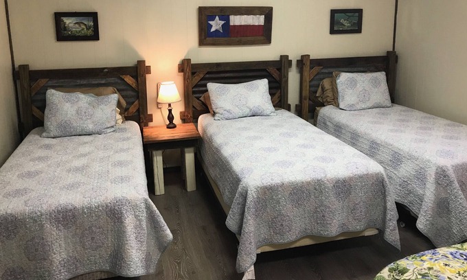 Zapata Cabin | Falcon 1 Cabin - The perfect fishing getaway - FENCED & GATED
