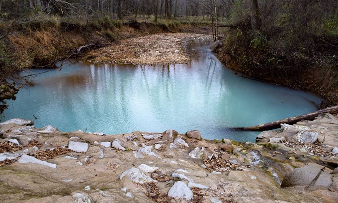Rogers Cabin | Fall Foliage Cabin on Creek,Gravel Trail, Hot Tub&Sauna on 6acres 12 mins to DTR