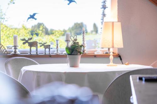 Grafenhausen Apartment | Familienferienwohnung Buggi-Näschtli