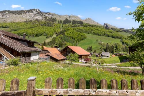 Jaun Ski Chalet | Famille et Nature dans un Chalet Traditionnel