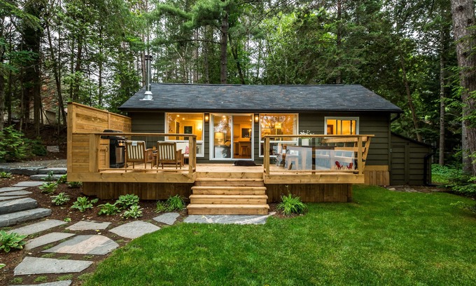 Algonquin Highlands Cottage | Family And Pet Friendly Lakefront Cottage With Bunkie On Oxtongue Lake