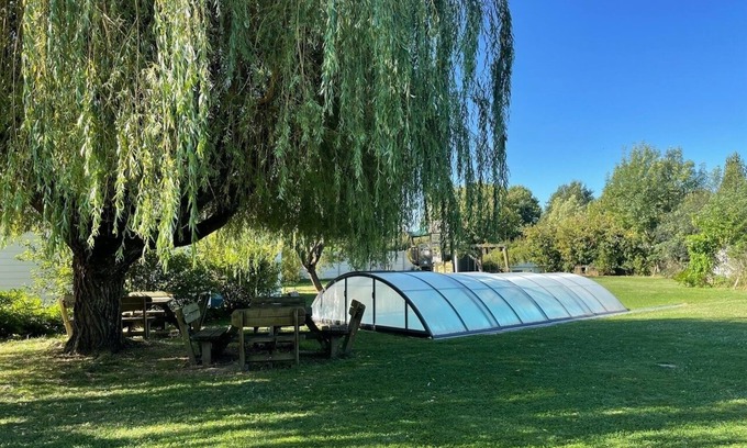 Montigny-le-Chartif Villa | Family cottage with pool and spa