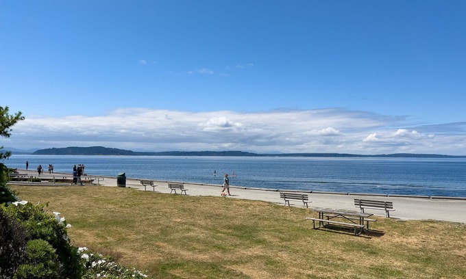 Fairmount Park House | Family-friendly 2 bed home with yard in West Seattle