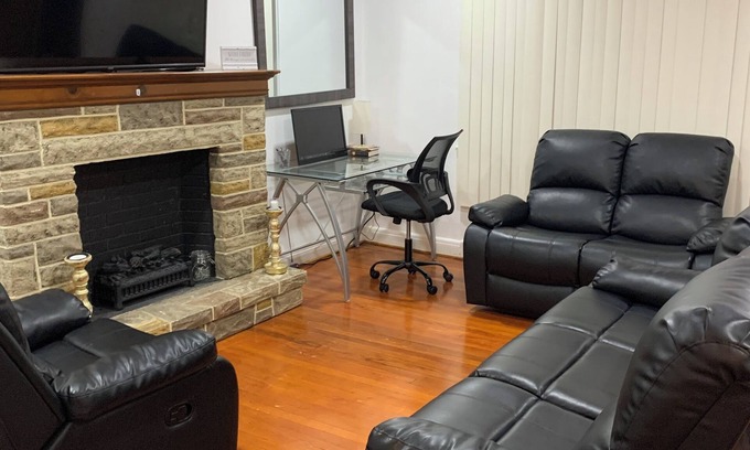 Downtown Baltimore House | family-friendly 2-bedroom home in Baltimore with WiFi, AC, Pool table, Poker