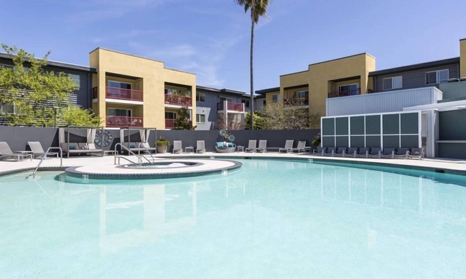 East San Mateo Condo | Family-Friendly 2BR Condo in City South with Pool