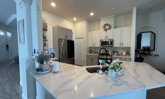 Orlando House | Family Friendly 4-bedroom house with AC in East Orlando