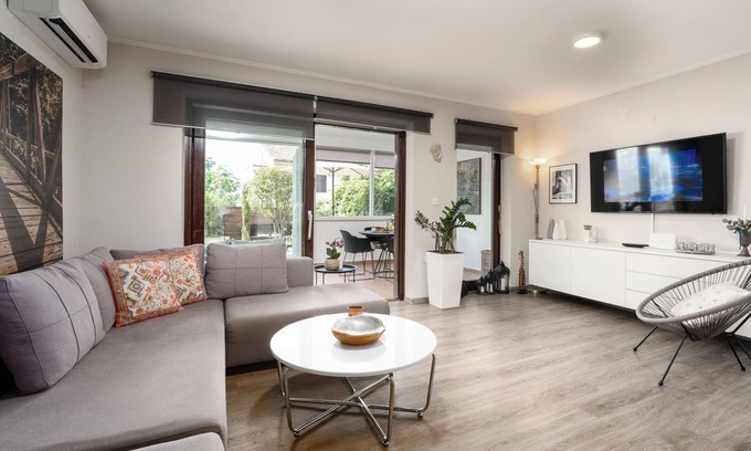 Porec House | Family-friendly, air-conditioned, quiet location, garden, barbecue, pets welcome.