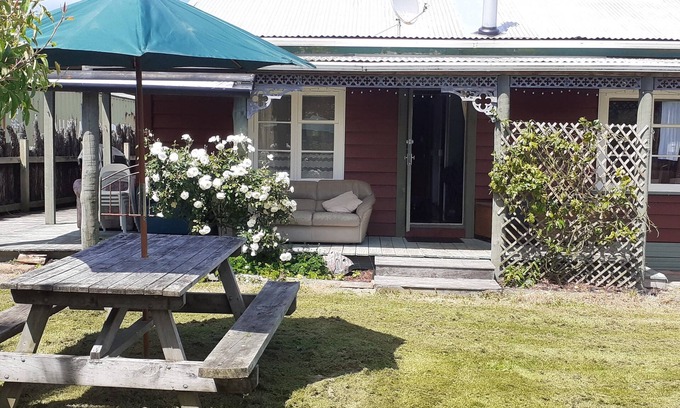 Hokio Beach House | Family friendly and pet friendly. A kiwi bach holiday at Hōkio Beach.