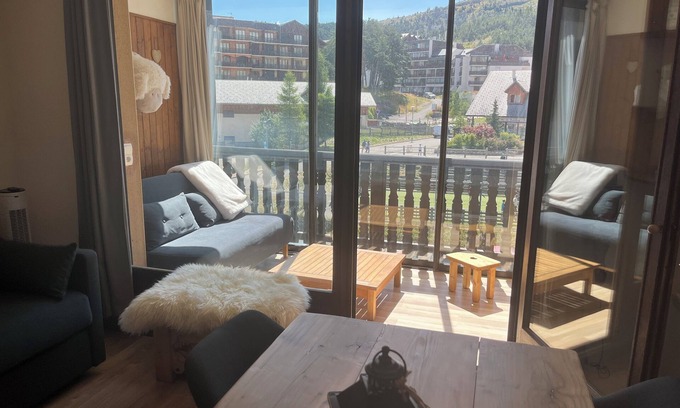 La Joue du Loup Apartment | Family-friendly apartment at the foot of the slopes and in the village