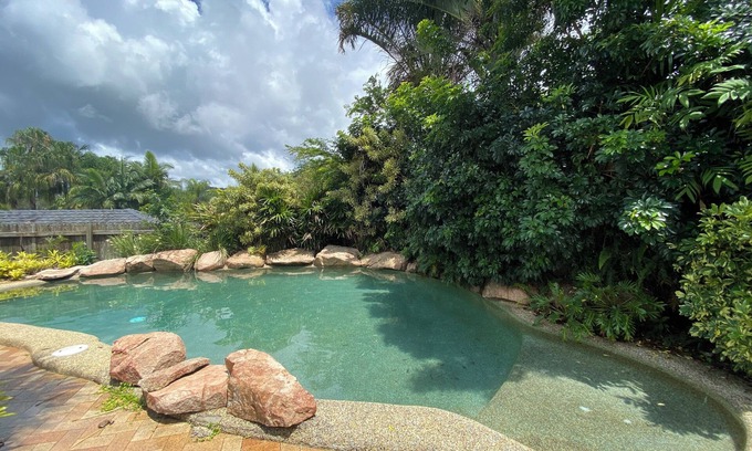 Kenmore Hills House | Family friendly house with pool and garden. Pet friendly.