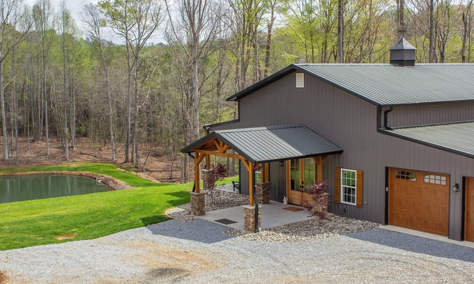 Easley House | Family-Friendly Barndominium Near Greenville!