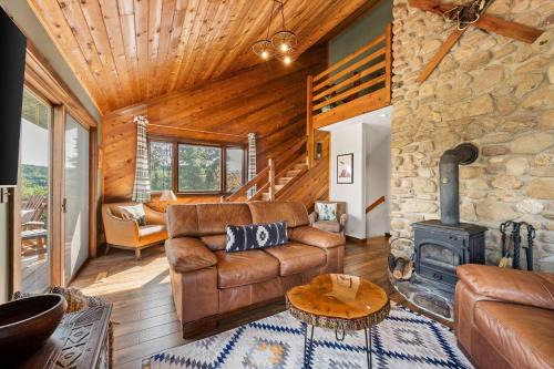 West Valley House | Family-Friendly Cabin with Heated Pool & Sauna