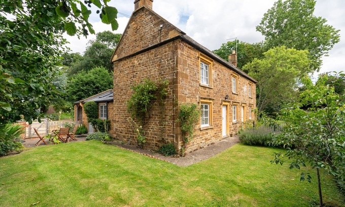 Brailes Cottage | Family friendly Cotswold holiday cottage - Brook Cottage, Lower Brailes
