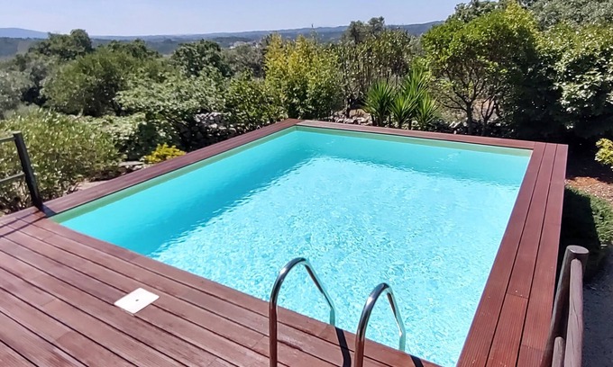 Moita Santa de Baixo House | Family-friendly Cottage With Pool In Stunning Location