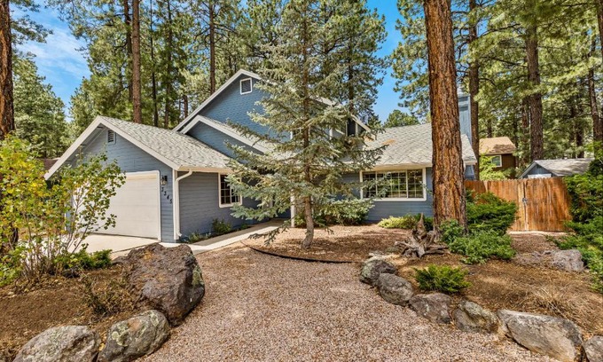 Flagstaff House | Family Friendly Escape~ Close to Downtown ~Airport ~Sedona & Grand Canyon
