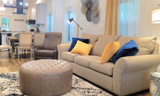 Greater Heights House | Family Friendly Greater Heights Cottage Newly renovated - Must See