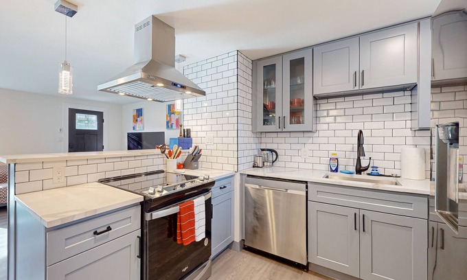 Columbia City House | Family-friendly home near Seward Park in Seattle with patio, gas grill and Wifi