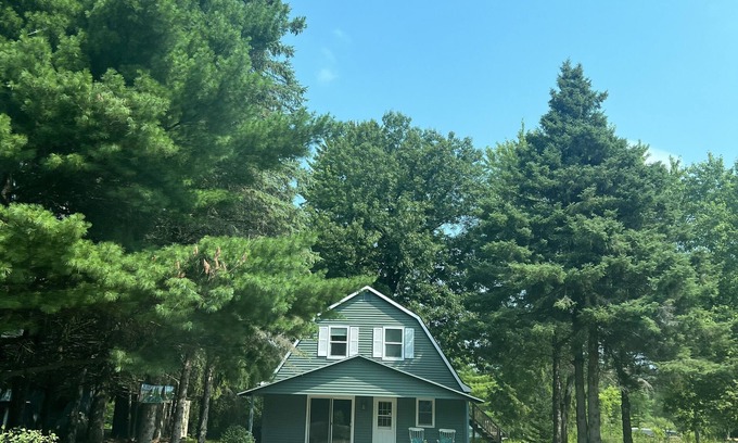 Wautoma House | Family friendly lakeside cottage, stunning views!