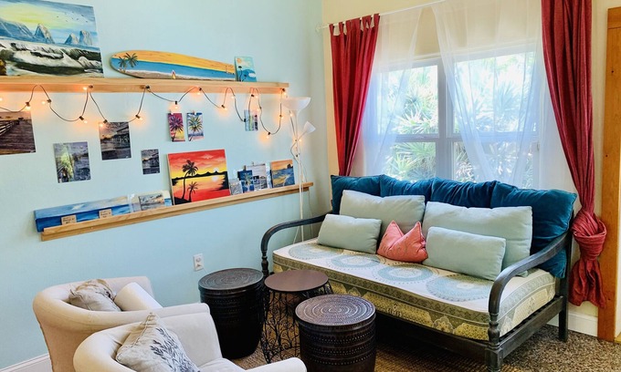 Winslow Reserve Cottage | Family-friendly, Late Check-Out, Steps to Beach, Beach Equipment, Laundry, BBQ
