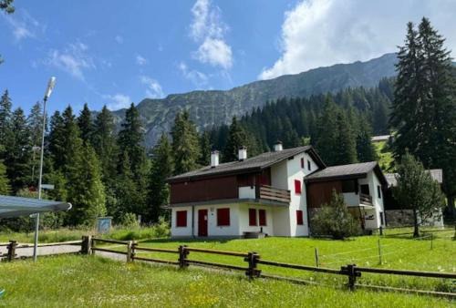 Giswil Apartment | Family-Friendly Mörlialp Flat with Views