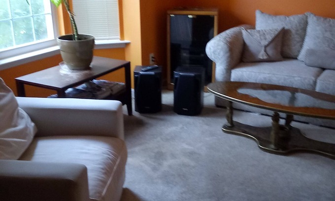 Centreville House | family friendly nice quiet neighborhood close to most major cities