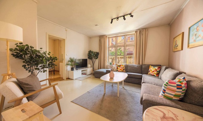 Bergen City Centre Apartment | Family-Friendly Spacious 4BR near Downtown & Ocean