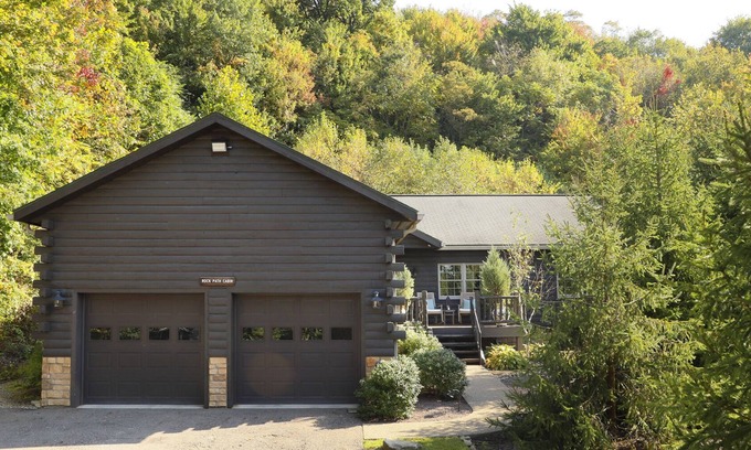 Dover Cottage | Family get away nestled on the edge of 400 acres! Pet- Friendly!