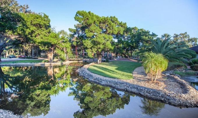 Palm Coast Hotel | Family Getaway! Awesome Accommodation Close to Beverly Beach, w/Kitchen & Golf!