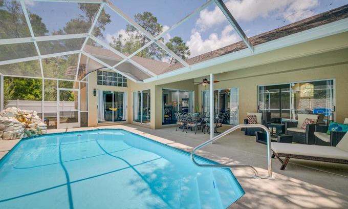 Berkeley Manor House | Family Getaway with Games and Pool in Spring Hill