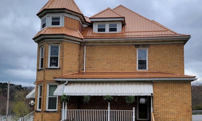 Garrett House | Family Home,6BR,sleeps14, nearby 2 biketrails.