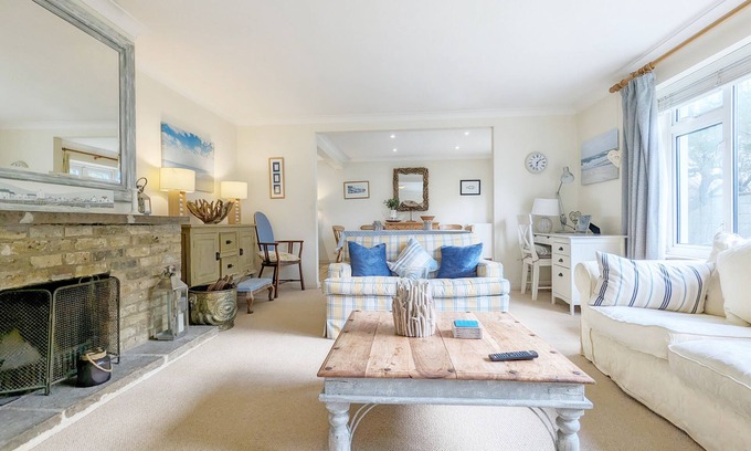 Felpham Apartment | Family home overlooking Felpham seafront
